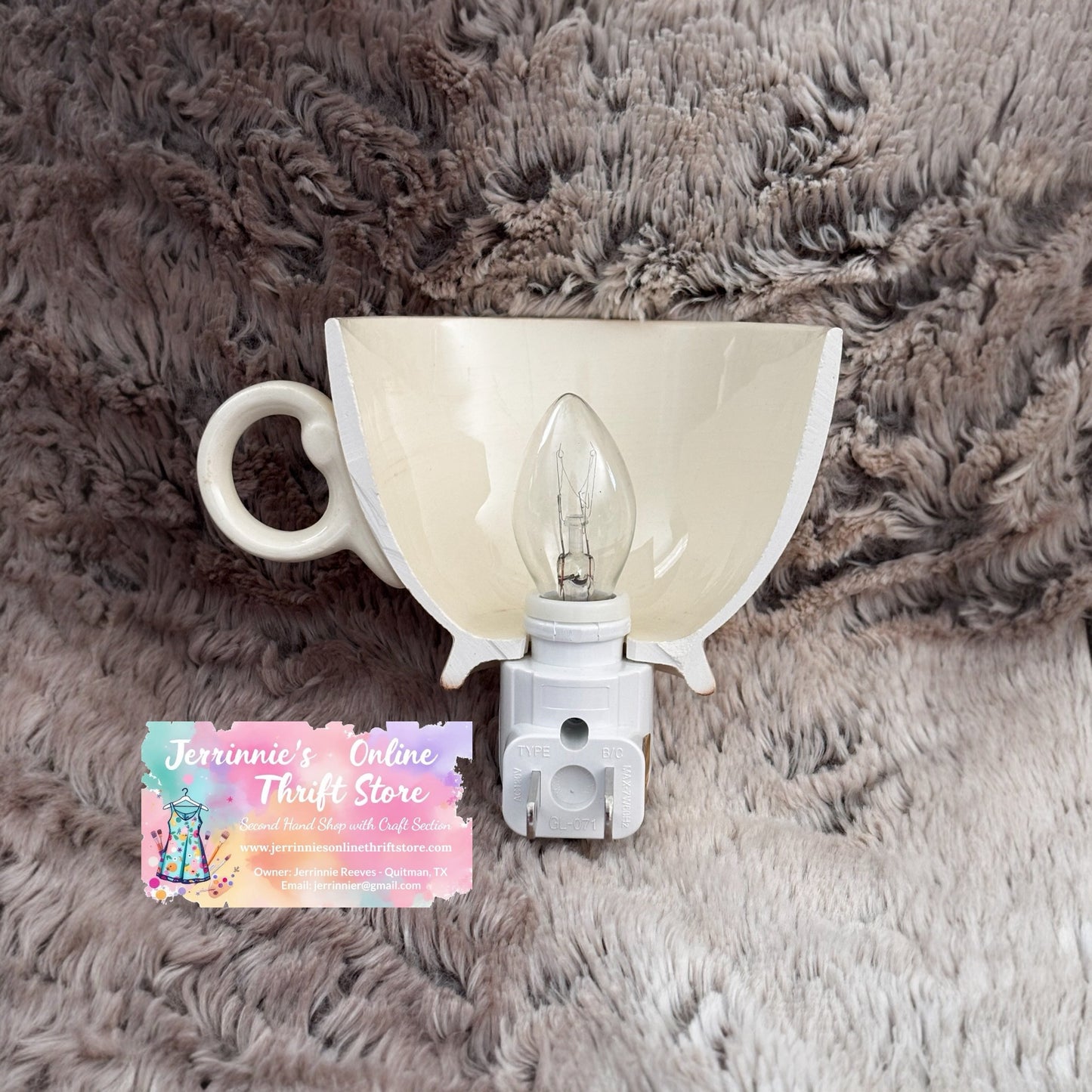 Vintage-Style Teacup Night Light – Cream & Gold Filigree