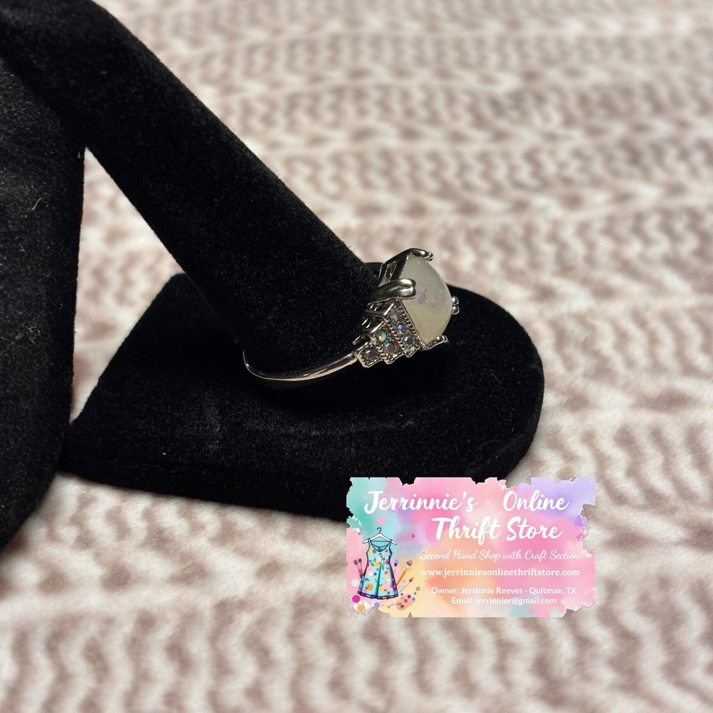 White Opal Crystal Accent Costume Ring – Size 7.5