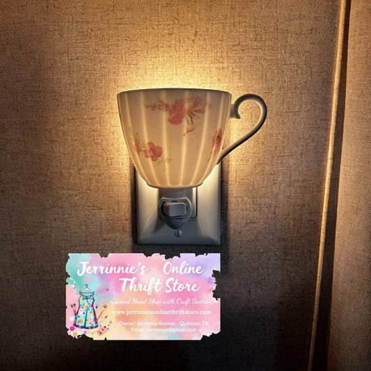 Handcrafted Vintage Bone China Fluted Teacup Night Light – Blush Pink Floral Plug-In