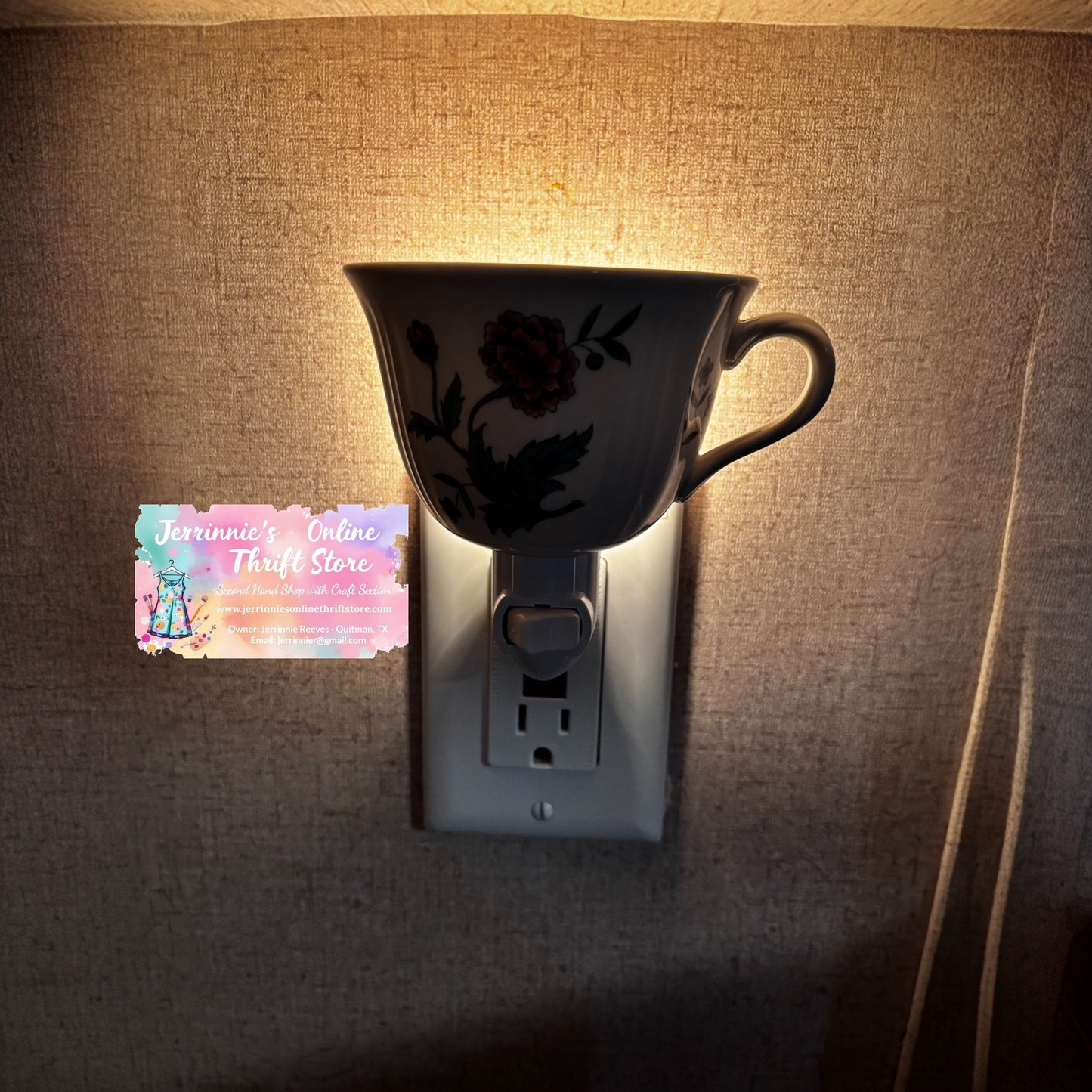 Handcrafted Wedgwood Williamsburg Black Teacup Night Light – Floral Porcelain Plug-In