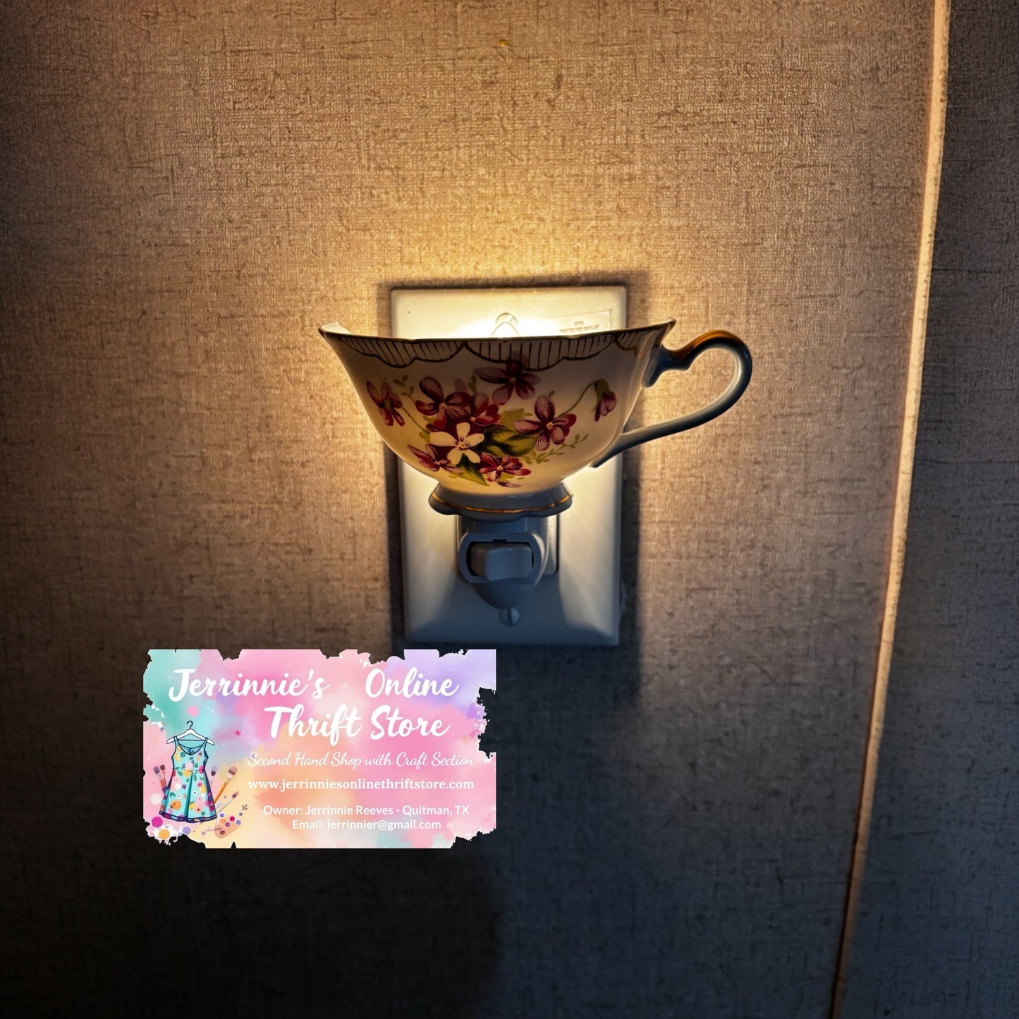 Arnart 5th Avenue Violet Bouquet Tea Cup Night Light