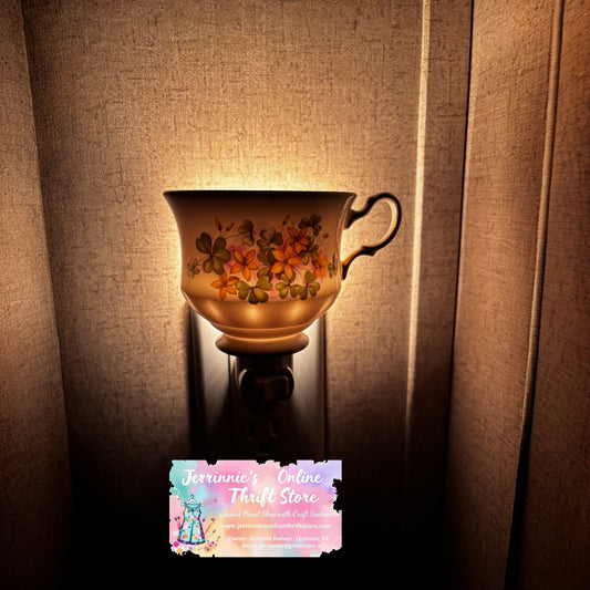 Vintage Clover & Orange Floral Teacup Night Light – Plug-In