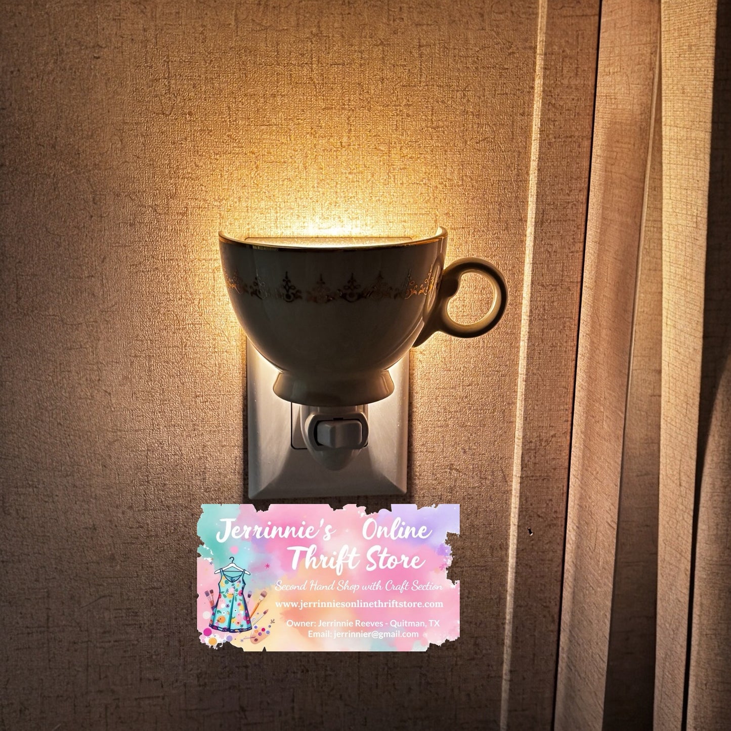 Vintage-Style Teacup Night Light – Cream & Gold Filigree