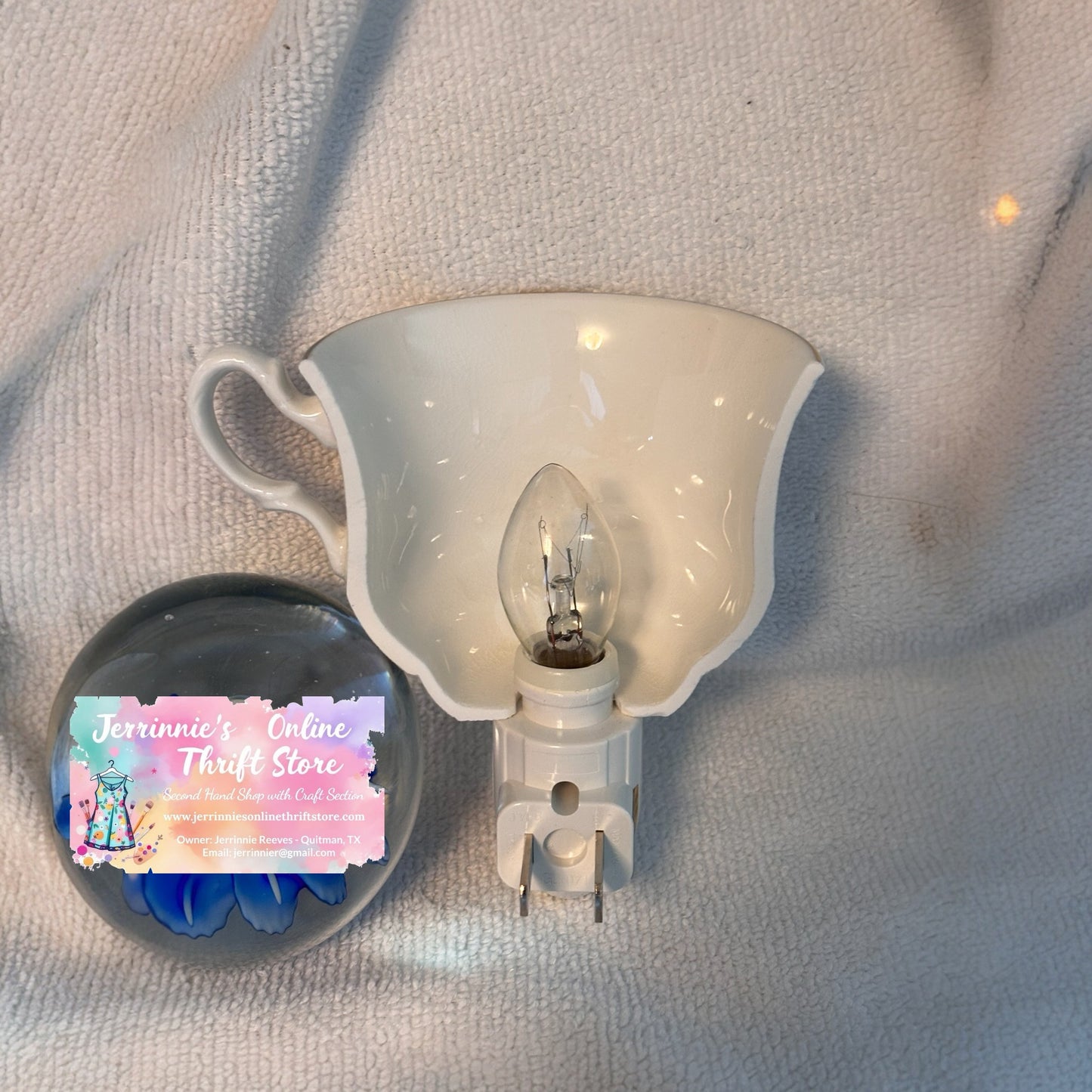 Queen Anne Pink Roses Teacup Night Light