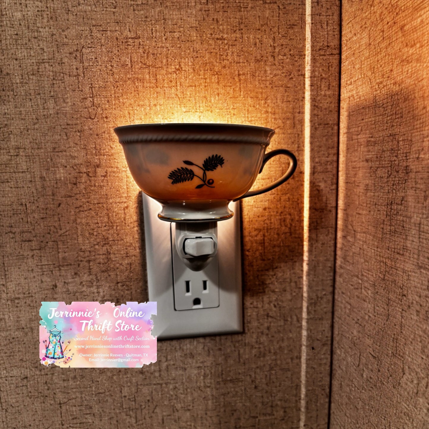Vintage Pine Branch & Berry Teacup Night Light – Set of 2 – Plug-In