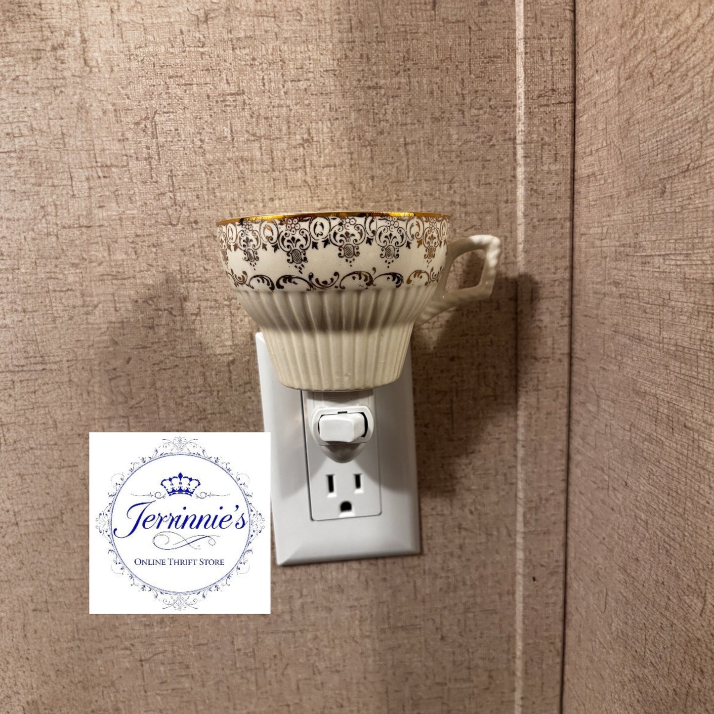 Vintage Cream & Black Damask Teacup Night Light – Plug-In