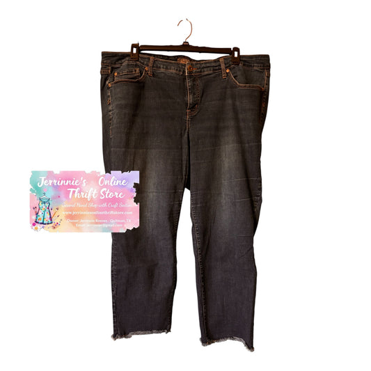Torrid Crop Boyfriend Vintage Stretch Jeans | Dark Wash | Size 24