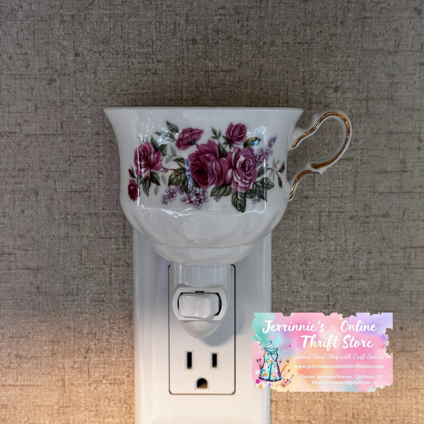 Queen Anne Pink Roses Teacup Night Light